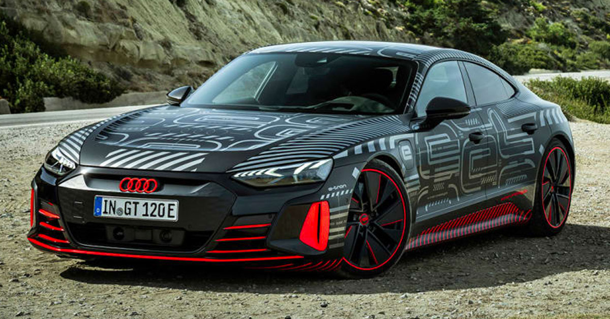 Front shot of the Audi RS e-tron GT