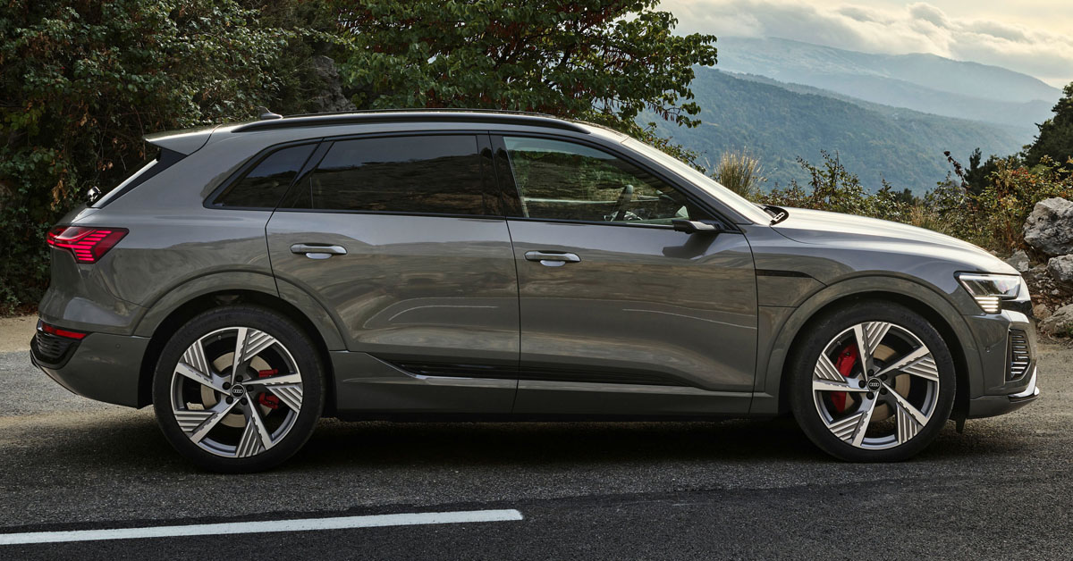 An image of the new 2023 Audi Q8 e-tron SUV from the side profile