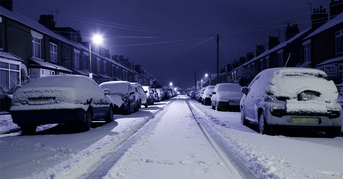 The Best Way To Clear a Frozen Windscreen in UK Winter